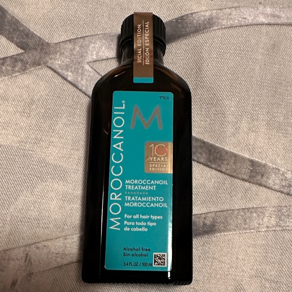 Moroccanoil 10th Anniversary Treatment in Teal and Brown